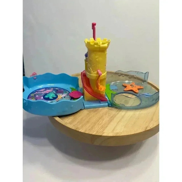 Polly Pocket Bubble Aquarium with Underwater Theme, Bubble-Making Feature - Picture 4 of 7